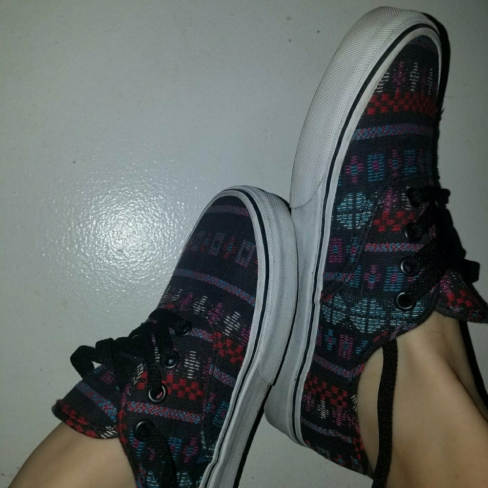 shoes - Picture 2 of 4